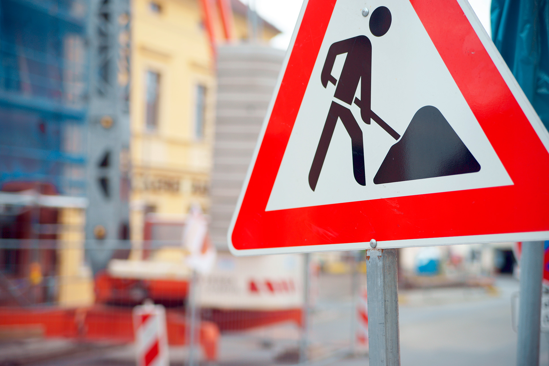 Straßenbauplanung — Fahrbahn, Radweg und Gehwegbau